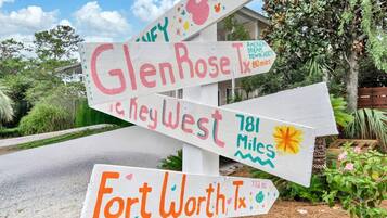 Casa, varias camas (Milo's Beach Bungalow) | Áreas de la propiedad