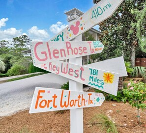 House, Multiple Beds (Milo's Beach Bungalow) | Property grounds - Milo's Beach Cottage (Santa Rosa Beach)