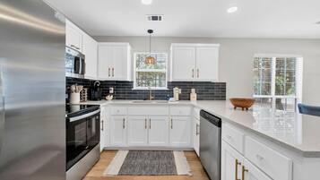 Nhà, nhiều giường (Milo's Beach Bungalow) | Bếp riêng