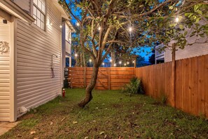 House, Multiple Beds (Milo's Beach Bungalow) | Property grounds - Milo's Beach Cottage (Santa Rosa Beach)