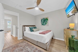 House, Multiple Beds (Milo's Beach Bungalow) | 3 bedrooms - Milo's Beach Cottage (Santa Rosa Beach)