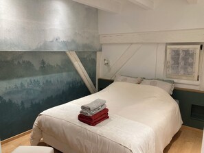 1 chambre, bureau, accès au Wi-Fi (inclus), literie fournie
