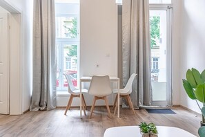 Interior - Comfy Apartment | Steps from Schönbrunn Gardens (Vienna)