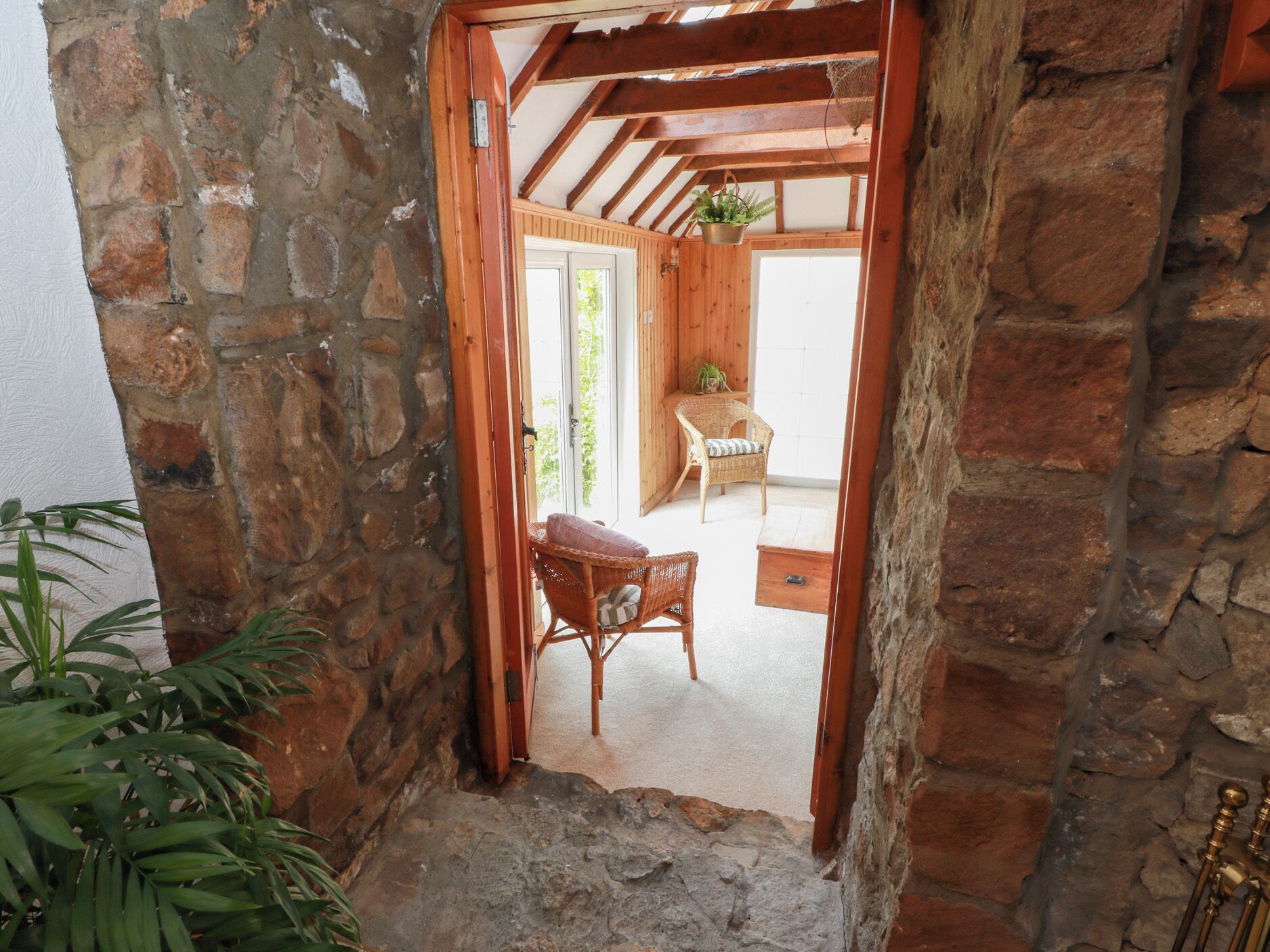 المنشأة من الداخل