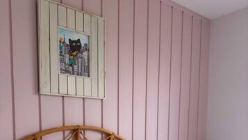 1 bedroom, iron/ironing board, WiFi, bed sheets