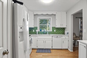 Microwave, oven, stovetop, dishwasher