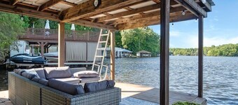 Fabulous 5-bedroom house on Lake Gaston - Great Creek