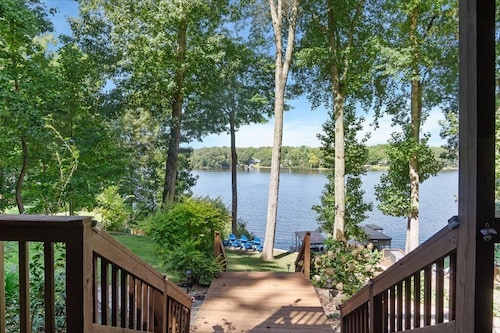 A_Ward Winning Views
Fabulous 5-bedroom house on Lake Gaston - Great Creek