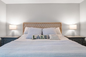 5 bedrooms, iron/ironing board, WiFi, bed sheets