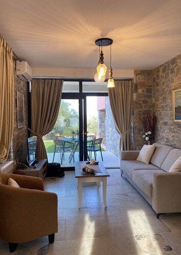 Aélia Stone House Erató