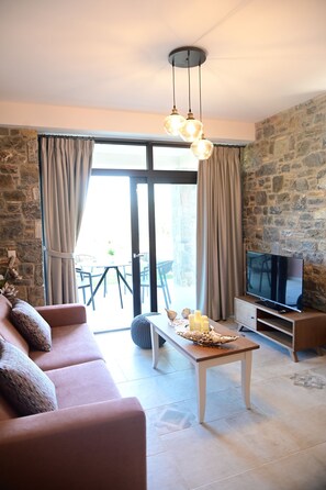 TV, stereo - Aélia Stone House Neféli (Nies)