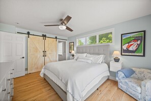 3 makuuhuonetta, silitysrauta/-lauta, internet, vuodevaatteet