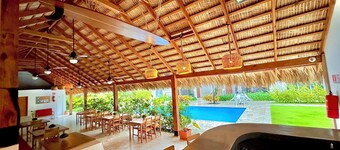 La Curadina Encuentro Surf Resort