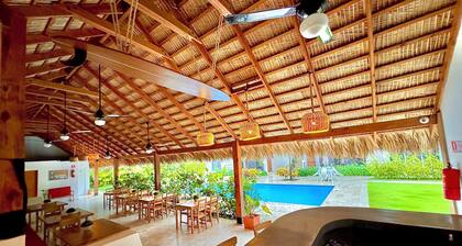 La Curadina Encuentro Surf Resort