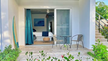 Chambre Double Deluxe, vue piscine | Terrasse/Patio