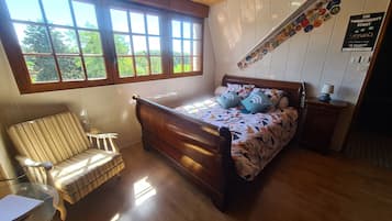 3 chambres, fer et planche à repasser, Wi-Fi, draps fournis