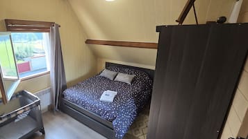 3 多间卧室、熨斗/熨衣板、WiFi、床单