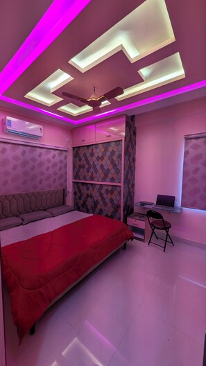 2 bedrooms, desk, free WiFi, bed sheets
