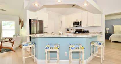 Seashell Escape- 3bdrom 2 bath Pool home with fully fenced in back yard.