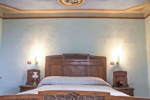 7 habitaciones, escritorio, tabla de planchar con plancha y wifi 