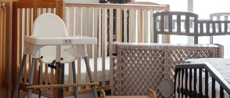 5 bedrooms, WiFi, bed sheets