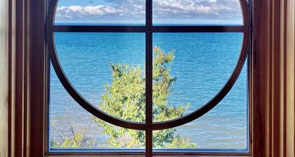 Keweenaw Castle Guest Wing: Lake Superior Luxury Sauna/Hot Tub/Massages...