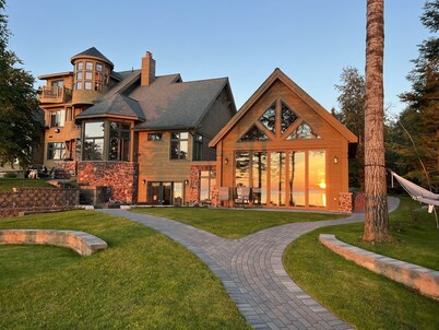 Keweenaw Castle Guest Wing: Lake Superior Luxury Sauna/Hot Tub/Massages...
