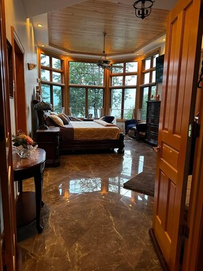 4 bedrooms, WiFi, bed sheets