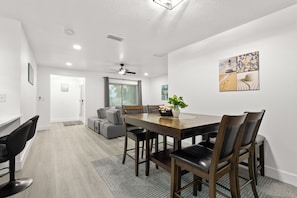 Dining - La Villa Gris – 4BR Coastal Retreat Near Clearwater & Gulf Beaches (Largo)