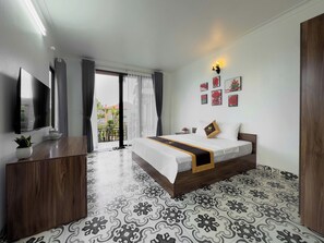 Kamar Double Deluks, 1 Tempat Tidur King, balkon | Meja kerja dan Wi-Fi gratis