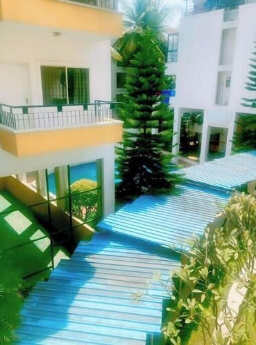 High quality long term stay with Jacuzzi access