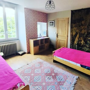 1 bedroom, WiFi, bed sheets
