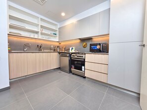 Microwave, oven, stovetop, dishwasher