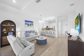 Lägenhet - 1 kingsize-säng (First floor walkout beachfront condom) | Vardagsrum