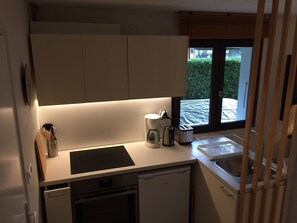 Refrigerador, microondas, horno y lavavajillas 