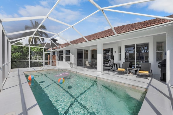 Casa, varias camas (Seaside waterfront home with heated p) | Alberca | Alberca climatizada 