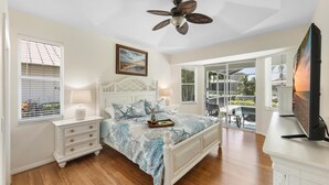 House, Multiple Beds (Seaside waterfront home with heated p) | 3 bedrooms - Seaside Waterfront Home With Heated Pool and Dock (Marco Island)