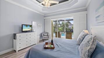 House, Berbilang Katil (Beachy waterfront home with heated po) | 4 bilik tidur