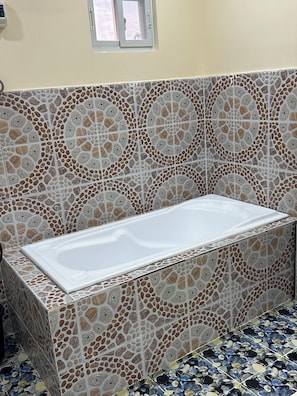 Kamar Double, balkon, pemandangan gunung | Kamar mandi | Perlengkapan mandi gratis, handuk, sabun, dan sampo