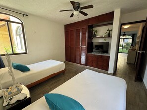 2 多间卧室、熨斗/熨衣板、上网接入、床单