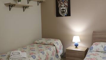 1 Schlafzimmer, Schreibtisch, Reisekinderbett, kostenloses WLAN