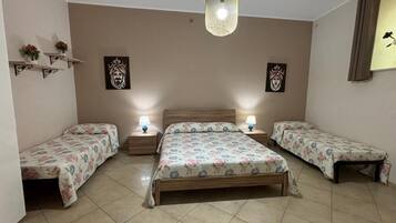 1 bedroom, desk, travel cot, free WiFi