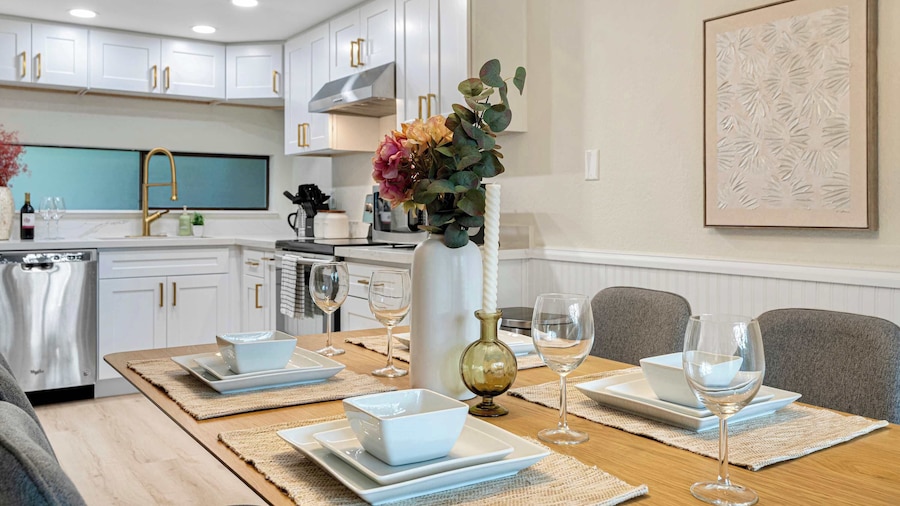 @marbella Lane-cozy Luxury Townhome Near Microsoft