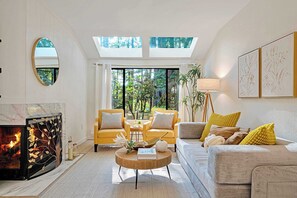 House (2 Bedrooms) | Front of property - @marbella Lane-cozy Luxury Townhome Near Microsoft (Bellevue)