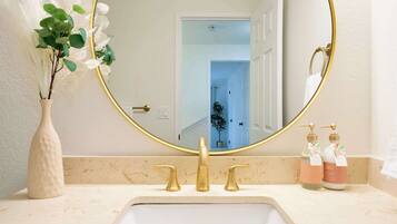 Luxury House (2 Bedrooms) | Bathroom | Free toiletries, towels, soap, shampoo