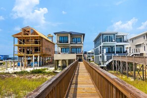 Exterior - Golden Sands (Navarre)