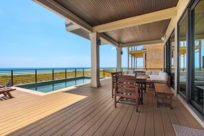 Outdoor dining - Golden Sands (Navarre)