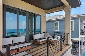 House, Multiple Beds (Golden Sands) | Terrace/patio