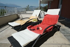 Comfort Apartment, 2 Bedrooms, Terrace, Mountain View | Terrace/patio