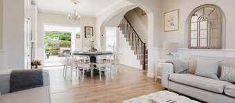 Stunning 4 Bedroom Cheltenham Townhouse